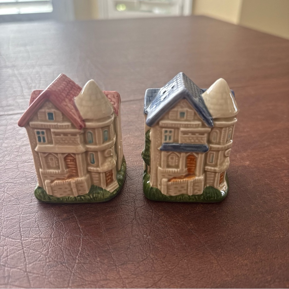 SNCO Imports Victorian House Salt and Pepper Shakers San Francisco Japan